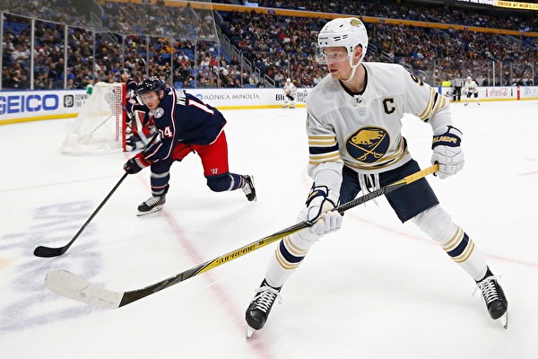 9岁上海小球手王千予与德国LPGA球员艾丝特·亨瑟莱特同组，赢得了赛前的职业／业余配对赛冠军听听9岁小姑娘眼中的LPGA 陵水·海南鉴湖蓝湾高尔夫球会